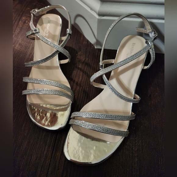 NEW NIOB Benjamin Walk Silver Maisie Heel Sandals, Size 7.5 - Picture 7 of 8